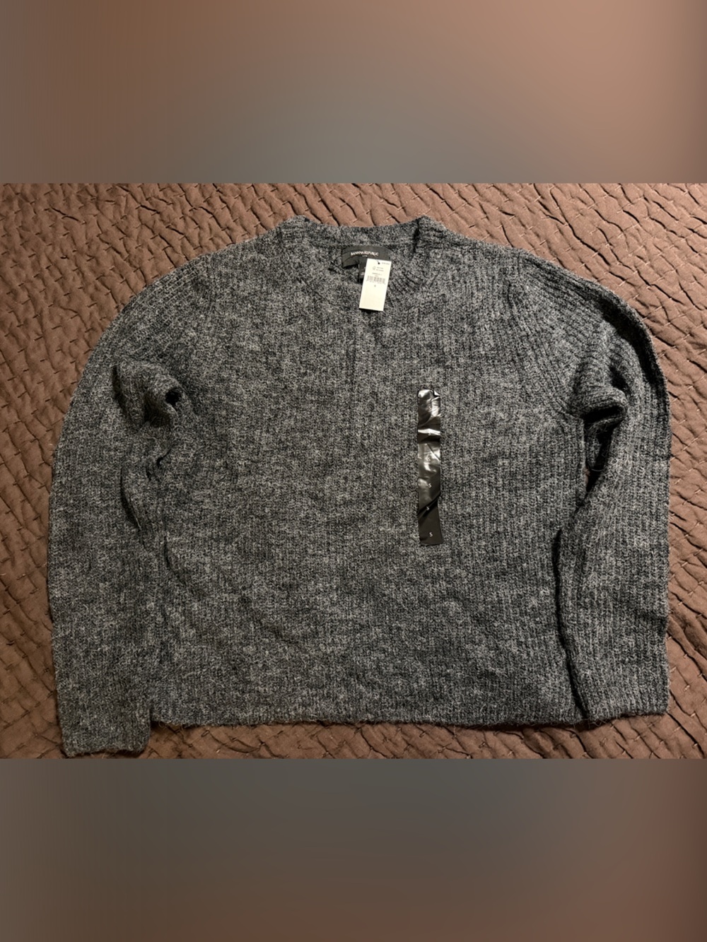 Banana republic women’s Gray Knit Crewneck Sweater